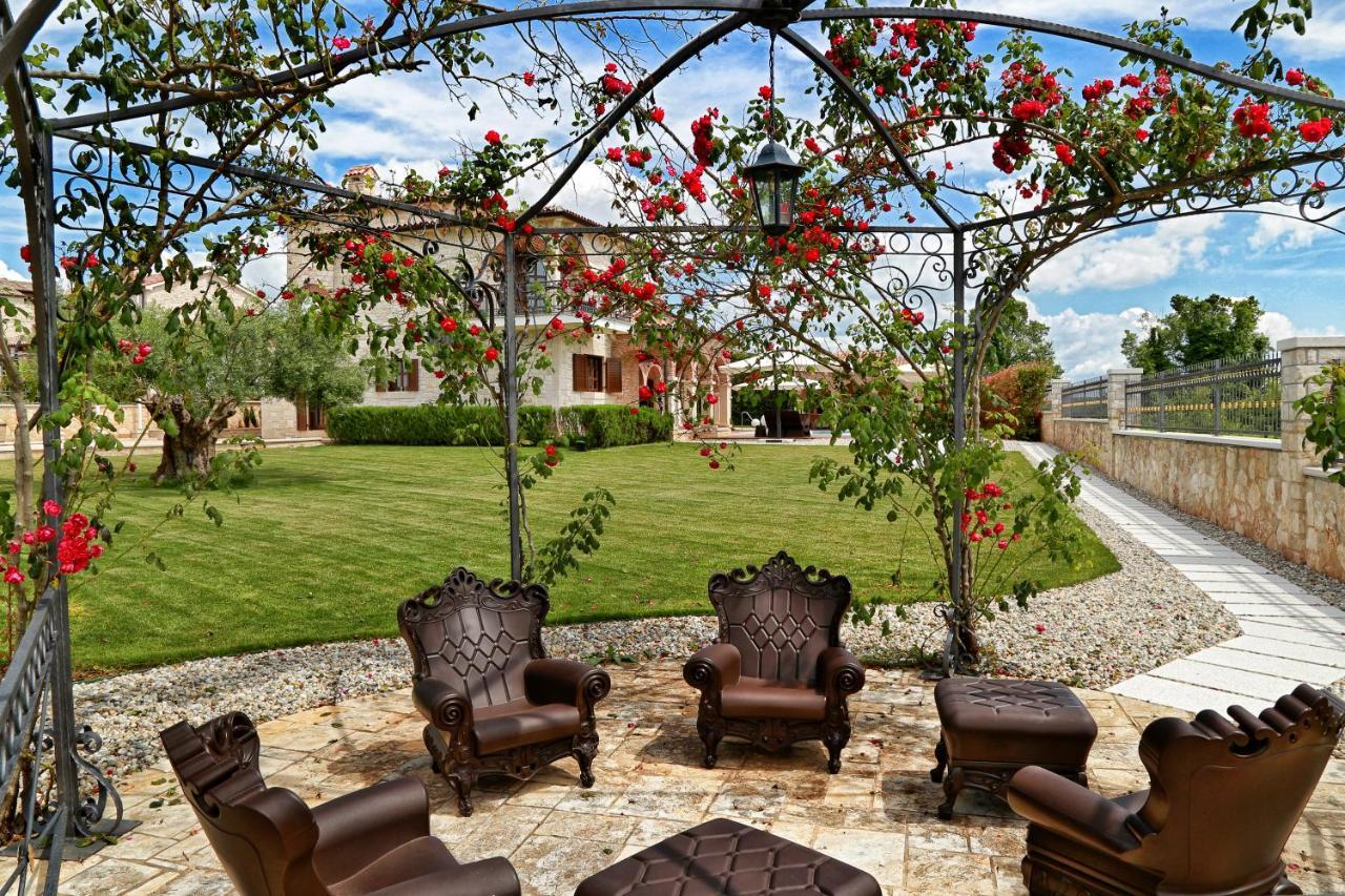 Barat  Villa Carolus-Luxurious Istrian Villa מראה חיצוני תמונה