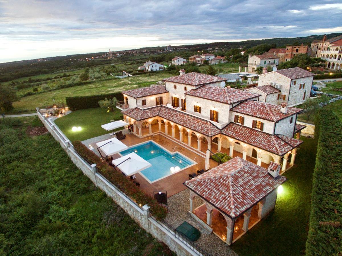 Barat  Villa Carolus-Luxurious Istrian Villa מראה חיצוני תמונה