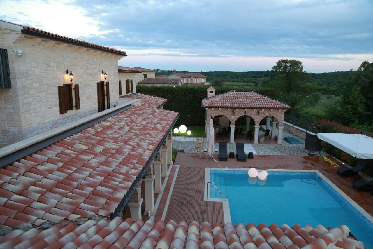 Barat  Villa Carolus-Luxurious Istrian Villa מראה חיצוני תמונה