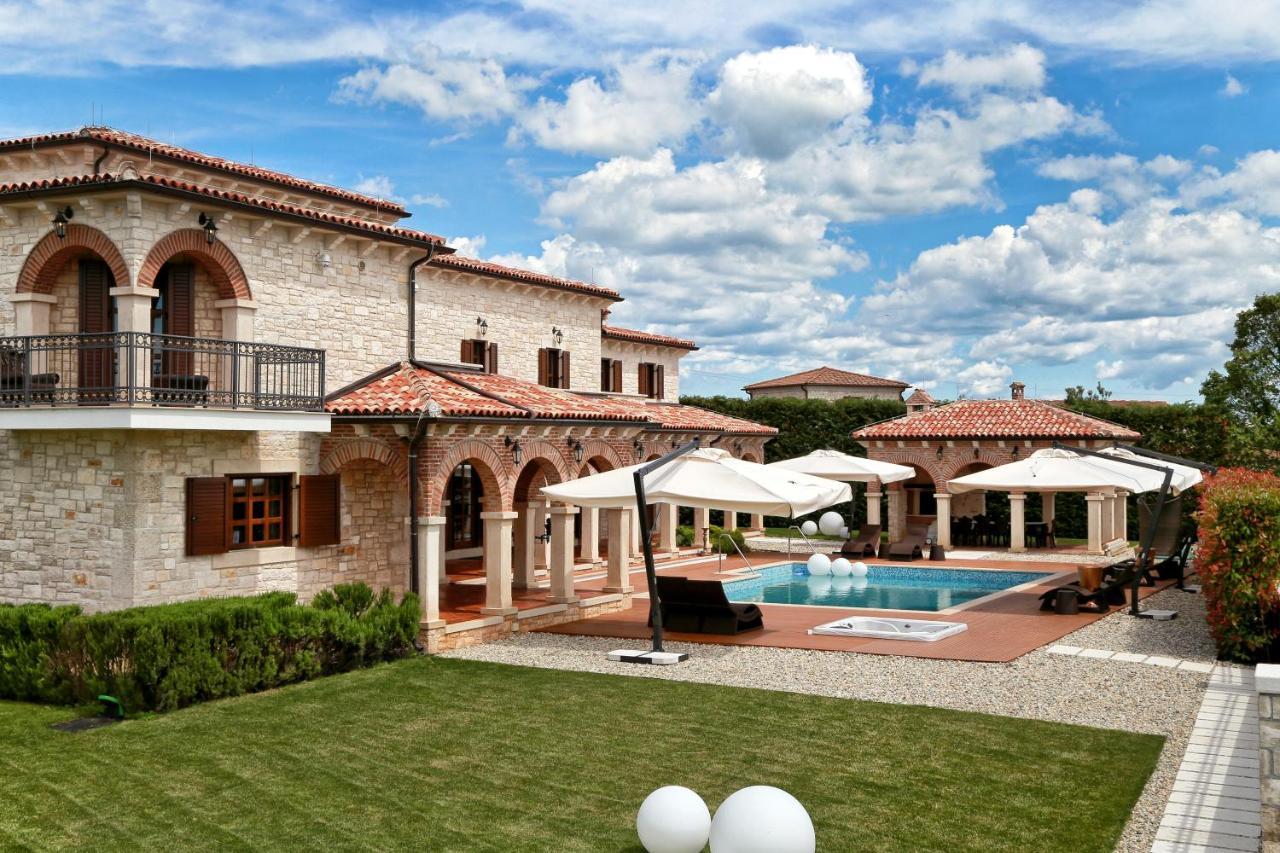 Barat  Villa Carolus-Luxurious Istrian Villa מראה חיצוני תמונה