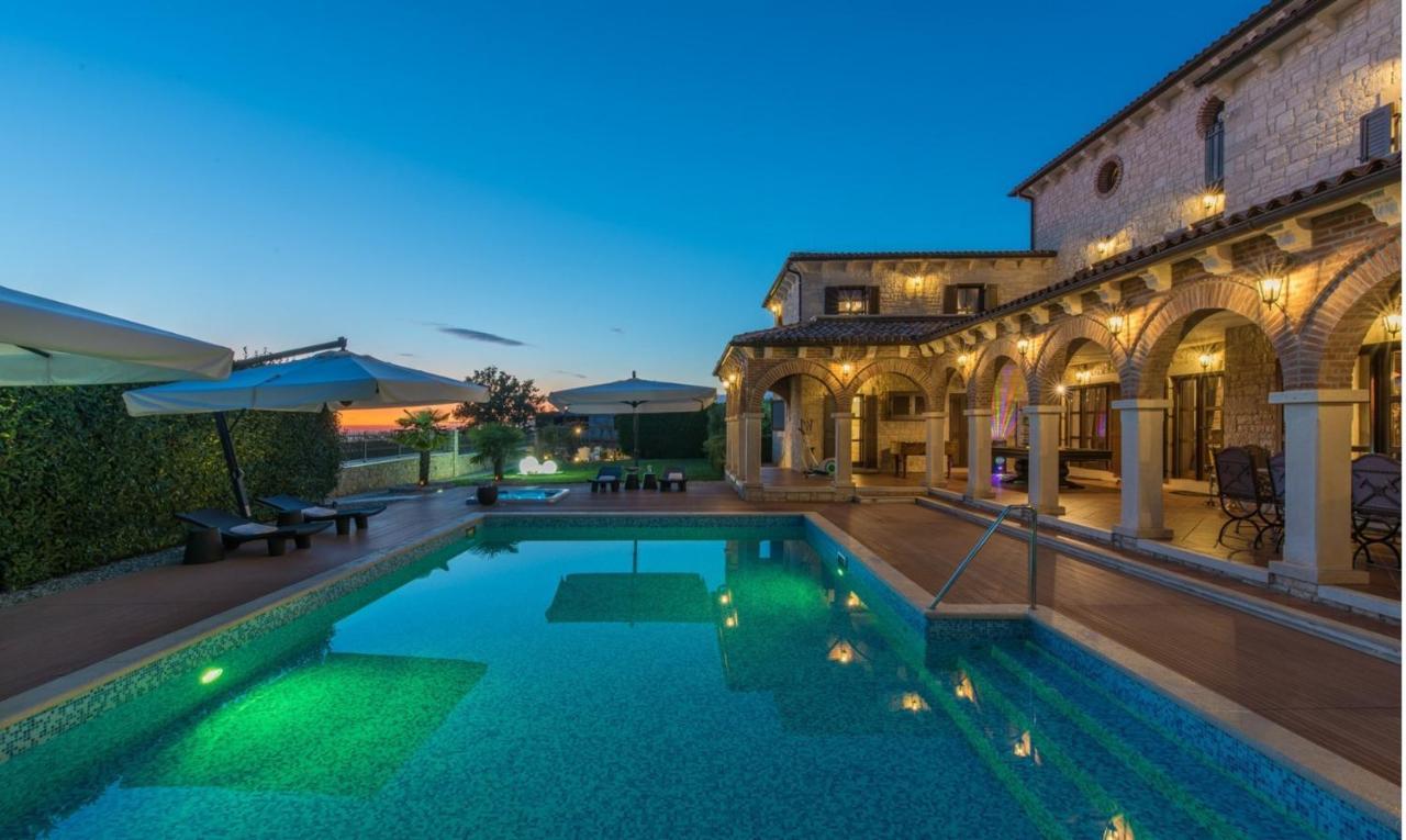 Barat  Villa Carolus-Luxurious Istrian Villa מראה חיצוני תמונה