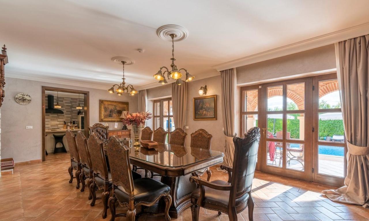 Barat  Villa Carolus-Luxurious Istrian Villa מראה חיצוני תמונה