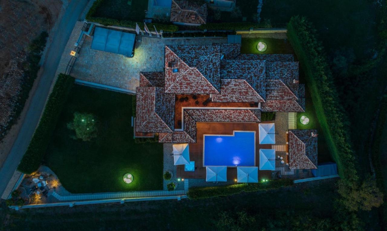 Barat  Villa Carolus-Luxurious Istrian Villa מראה חיצוני תמונה