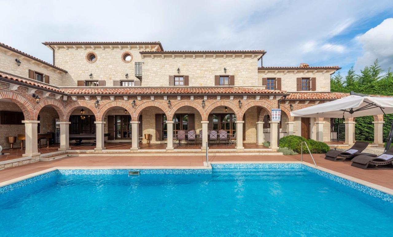 Barat  Villa Carolus-Luxurious Istrian Villa מראה חיצוני תמונה