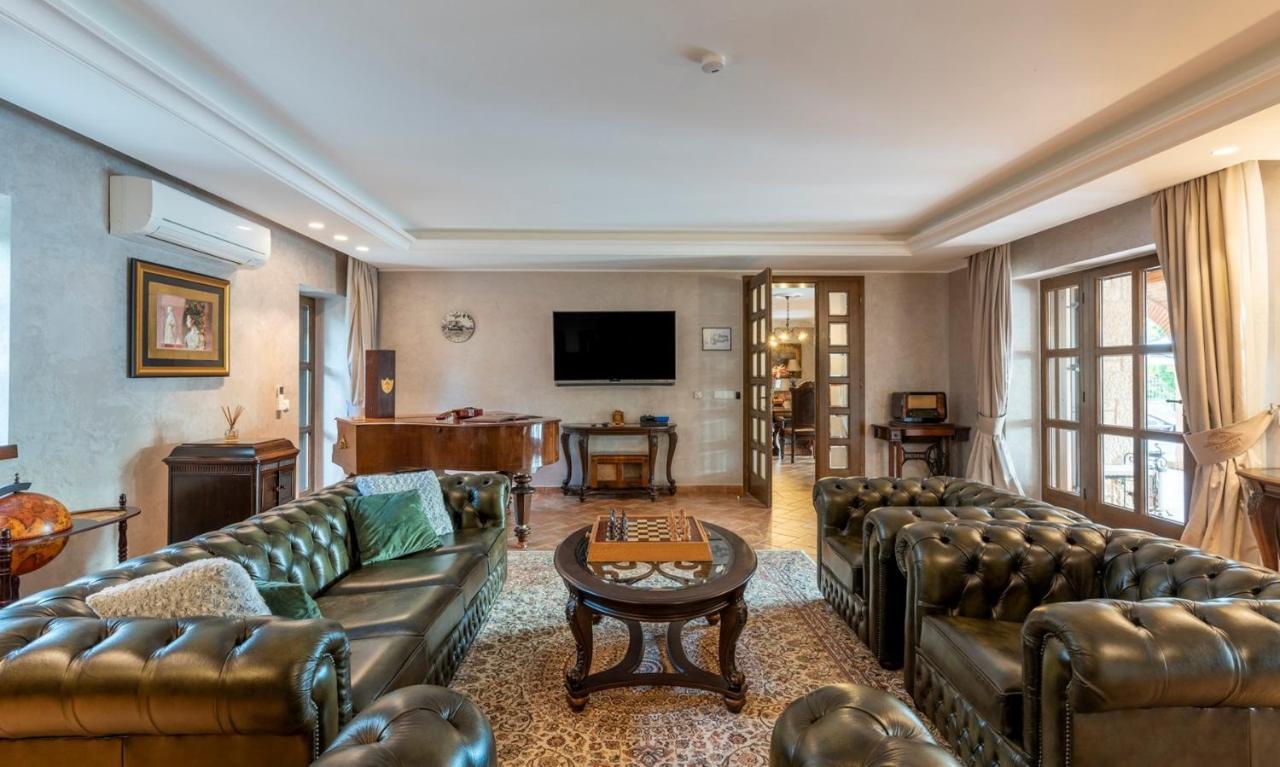 Barat  Villa Carolus-Luxurious Istrian Villa מראה חיצוני תמונה