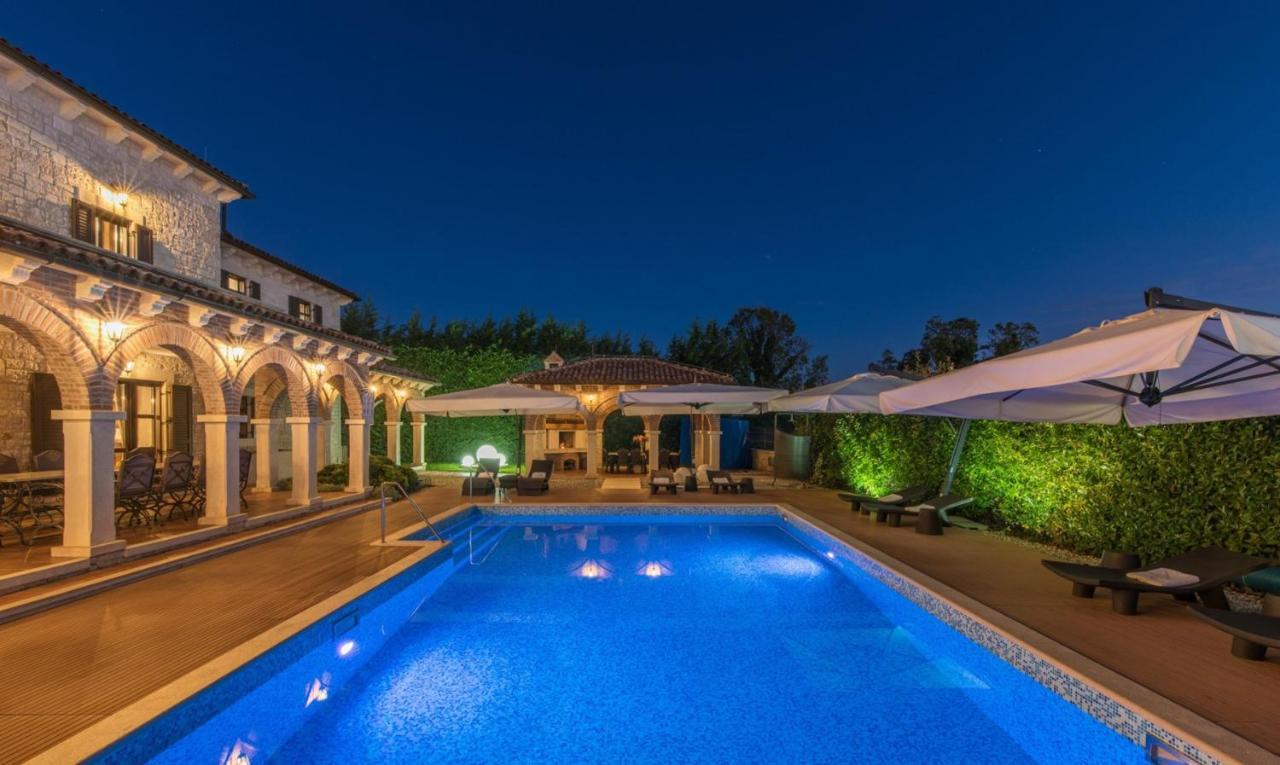 Barat  Villa Carolus-Luxurious Istrian Villa מראה חיצוני תמונה