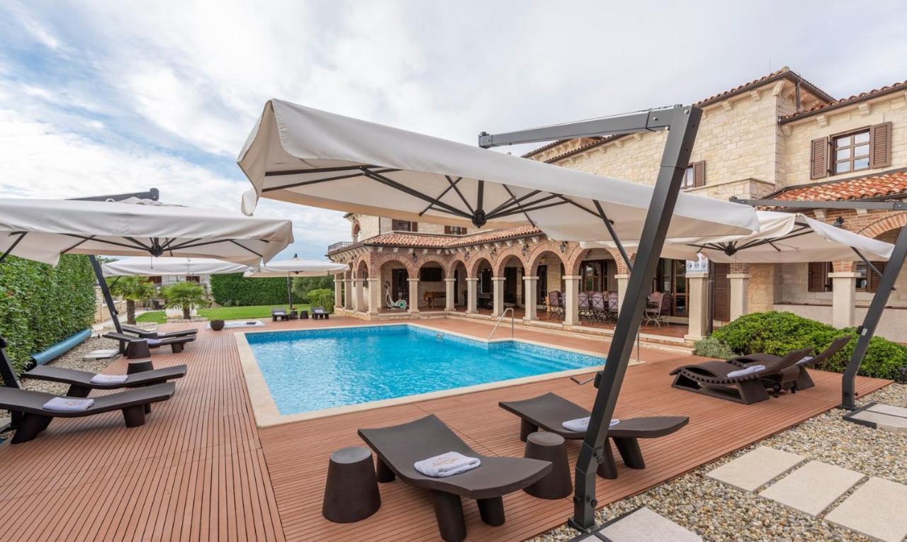 Barat  Villa Carolus-Luxurious Istrian Villa מראה חיצוני תמונה