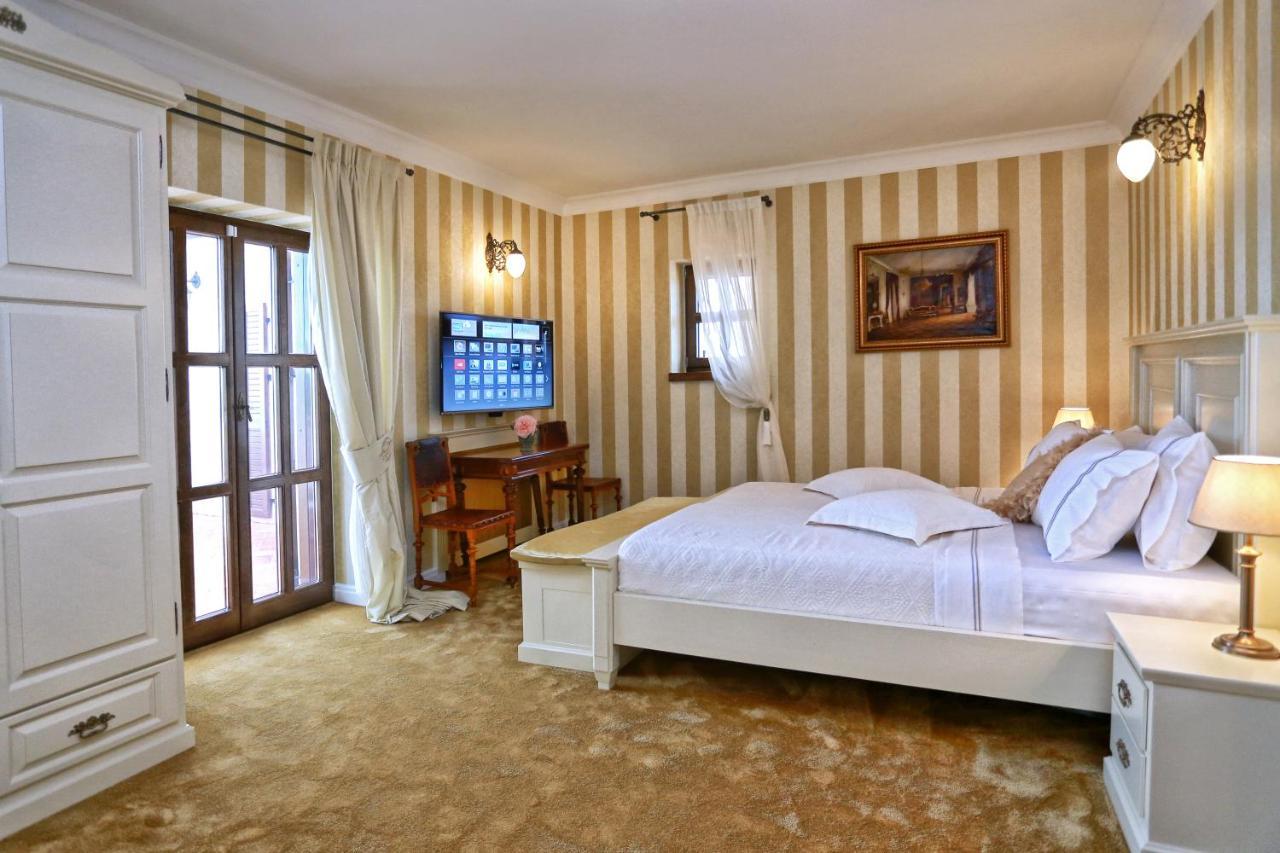 Barat  Villa Carolus-Luxurious Istrian Villa מראה חיצוני תמונה