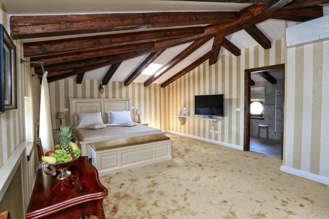 Barat  Villa Carolus-Luxurious Istrian Villa מראה חיצוני תמונה
