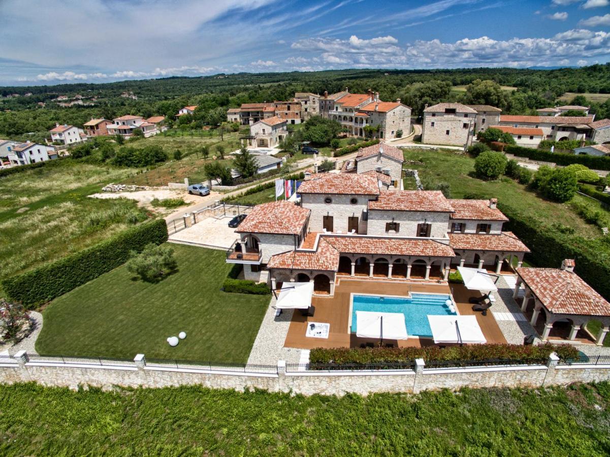 Barat  Villa Carolus-Luxurious Istrian Villa מראה חיצוני תמונה